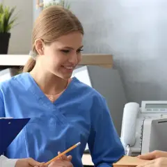 Kto kieruje pracownika na badania profilaktyczne i jakie są jego obowiązki?