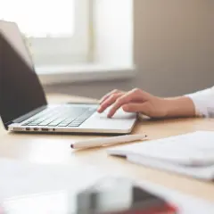 Jak się pisze CV, aby skutecznie przyciągnąć rekruterów?