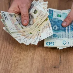 Jak obliczyć odprawę emerytalną pracownika samorządowego i uniknąć błędów