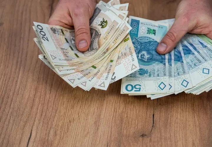Jak obliczyć odprawę emerytalną pracownika samorządowego i uniknąć błędów