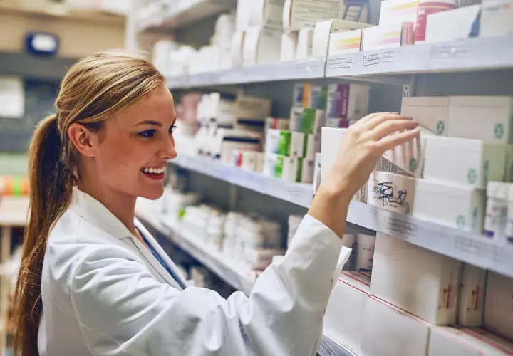 Ile trwa staż technika farmacji? Odkryj, ile to naprawdę miesięcy