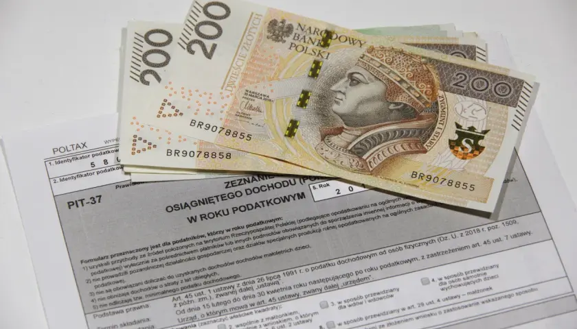 Czy staż rozlicza się w PIT? Ważne informacje o dochodach ze stażu