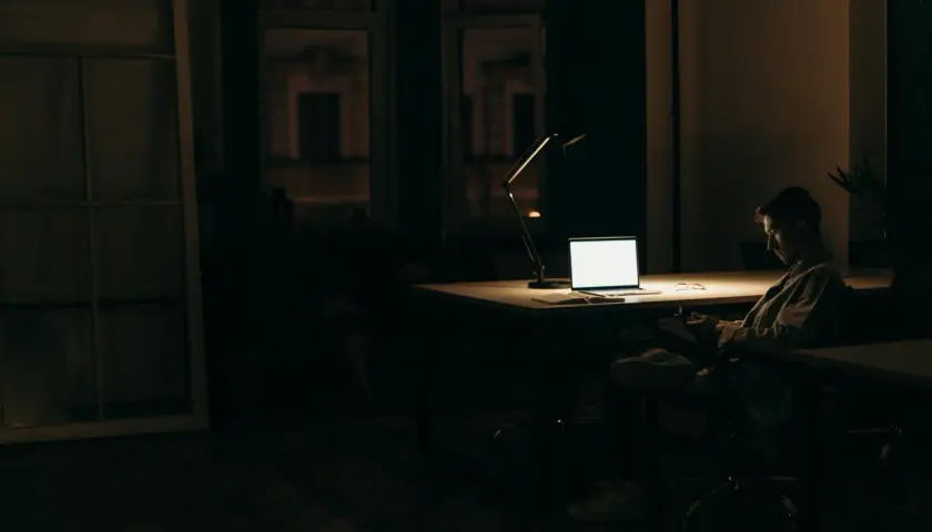 Czy można zmusić pracownika do nadgodzin? Sprawdź swoje prawa