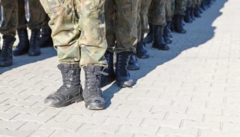 Czy zasadnicza służba wojskowa wlicza się do stażu pracy? Sprawdź!
