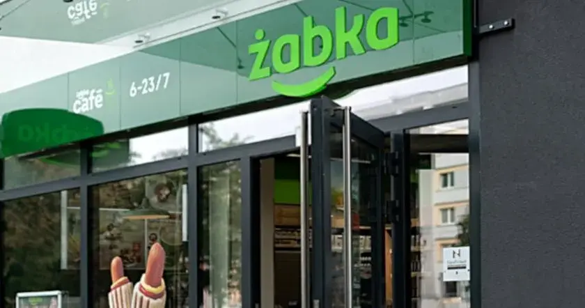 Ile zarabia pracownik Żabki miesięcznie? Zaskakujące fakty o wynagrodzeniach