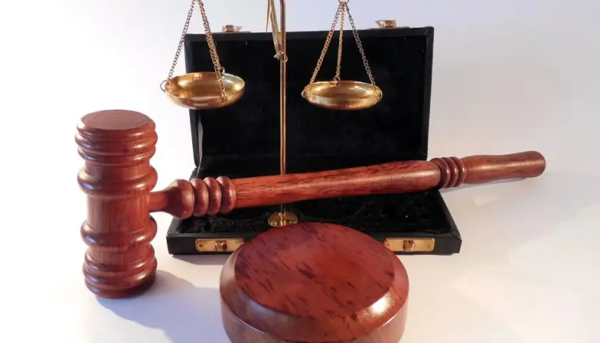 Co oznacza art 30 par 1 pkt 1 kodeksu pracy? Kluczowe informacje o rozwiązaniu umowy