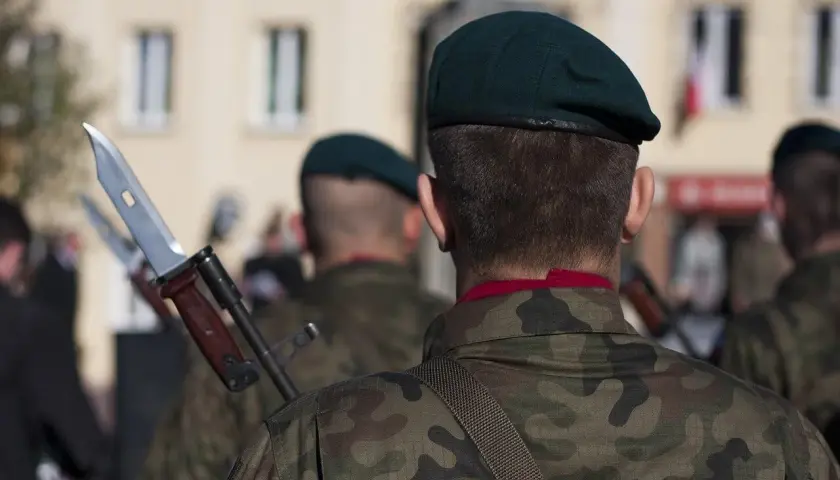 Ile zarabia żołnierz zawodowy? Zaskakujące fakty o wynagrodzeniu