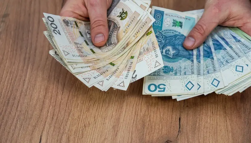 Jak obliczyć odprawę emerytalną pracownika samorządowego i uniknąć błędów