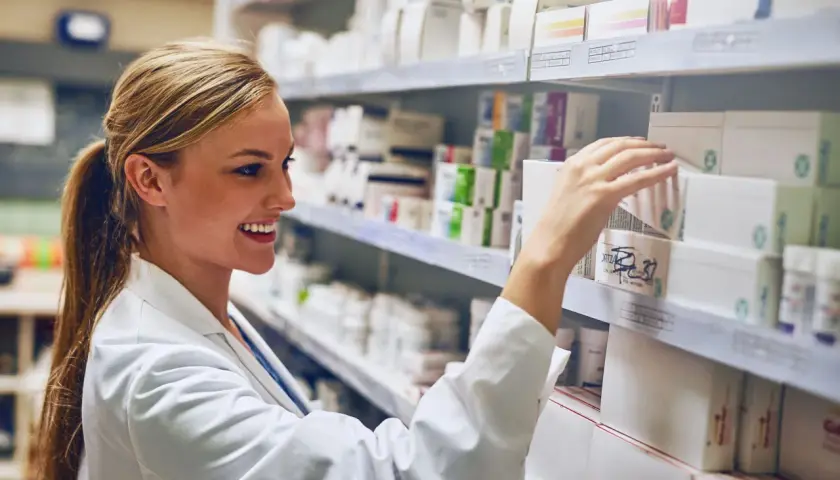 Ile trwa staż technika farmacji? Odkryj, ile to naprawdę miesięcy