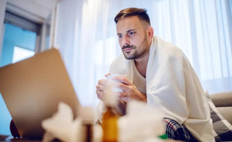 Czy pracownik ma obowiązek poinformować o L4? Sprawdź, co grozi za brak informacji