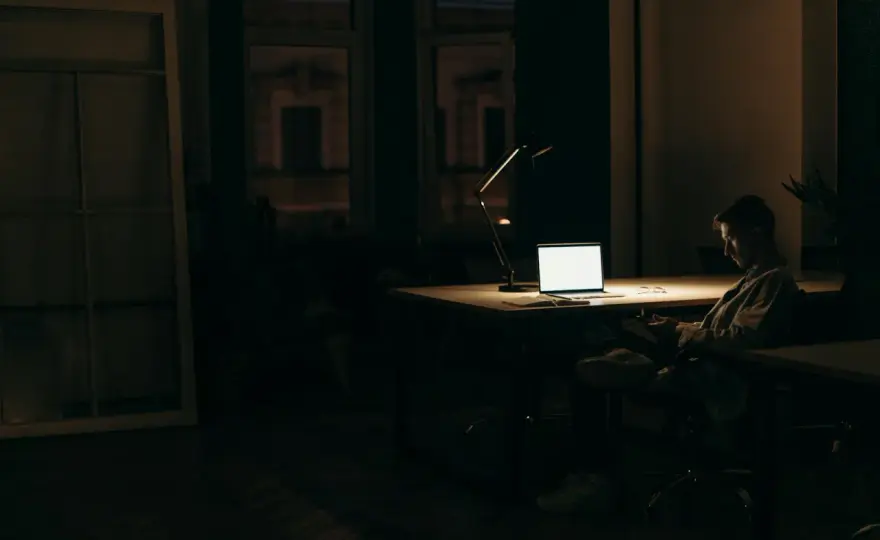 Czy można zmusić pracownika do nadgodzin? Sprawdź swoje prawa