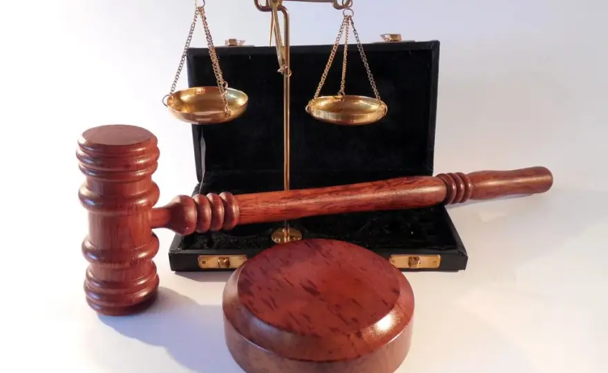 Co oznacza art 30 par 1 pkt 1 kodeksu pracy? Kluczowe informacje o rozwiązaniu umowy