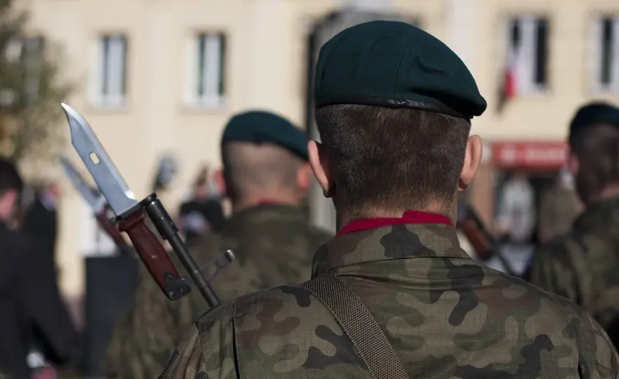 Ile zarabia żołnierz zawodowy? Zaskakujące fakty o wynagrodzeniu